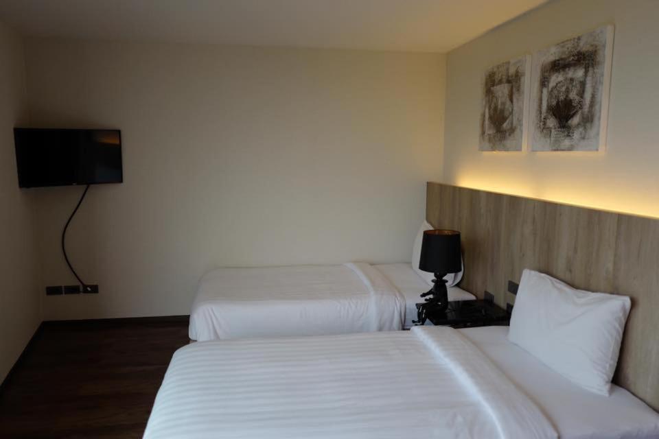 The 28Th Hotel Канчанабури Екстериор снимка